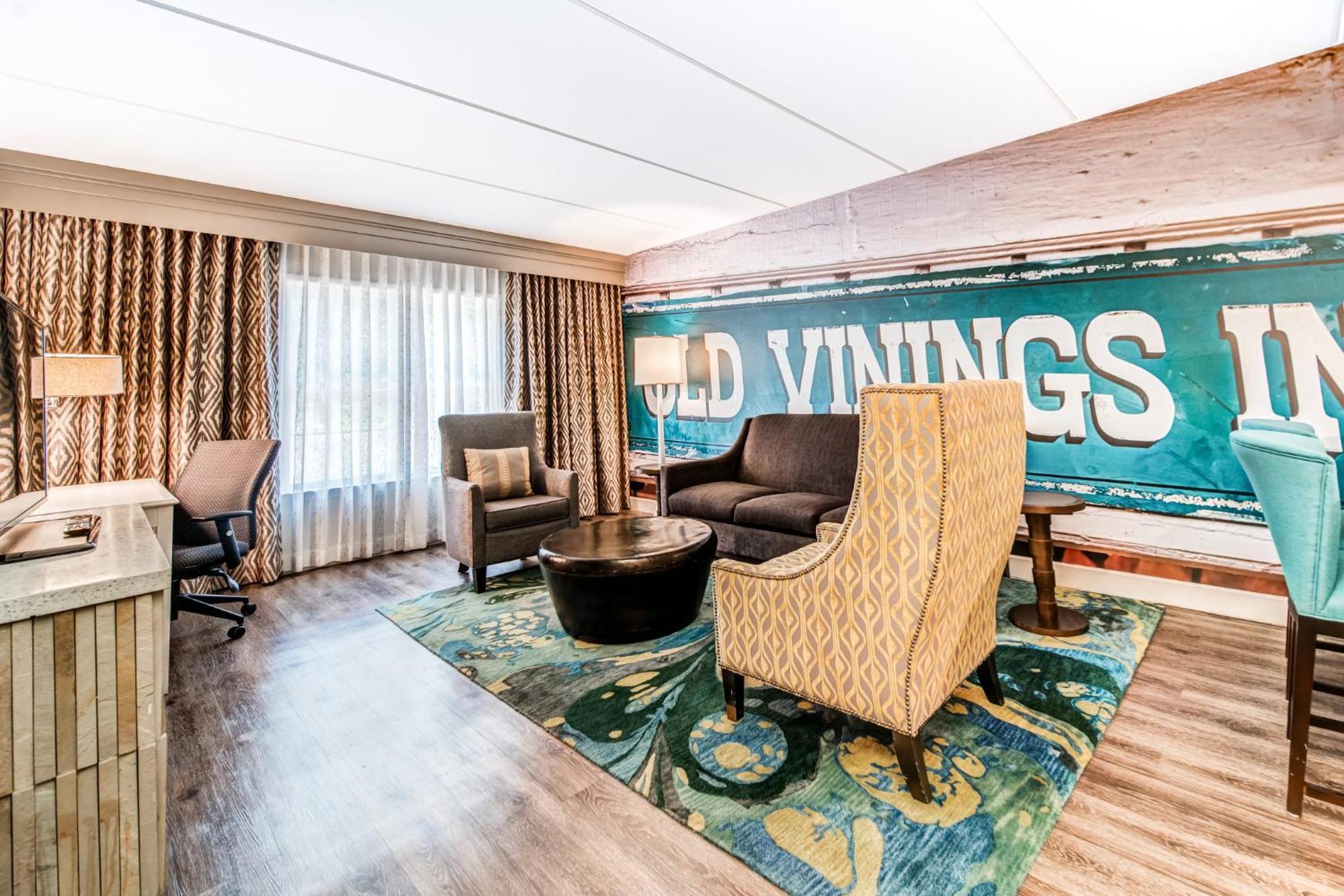 Hotel Indigo Atlanta Vinings By Ihg Smyrna Exterior foto