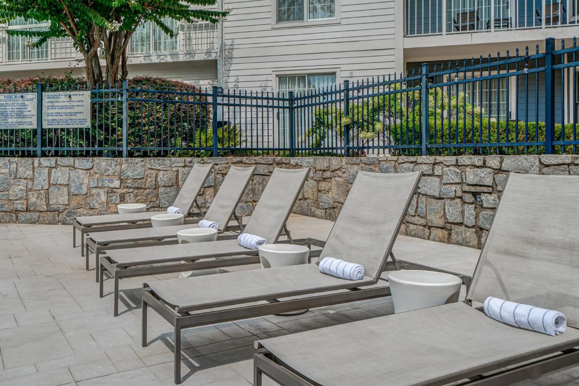 Hotel Indigo Atlanta Vinings By Ihg Smyrna Exterior foto